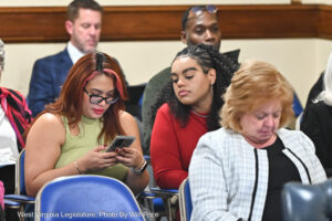 Senate Judiciary approves Crown Act, prohibiting race-based hairstyle discrimination, in close vote